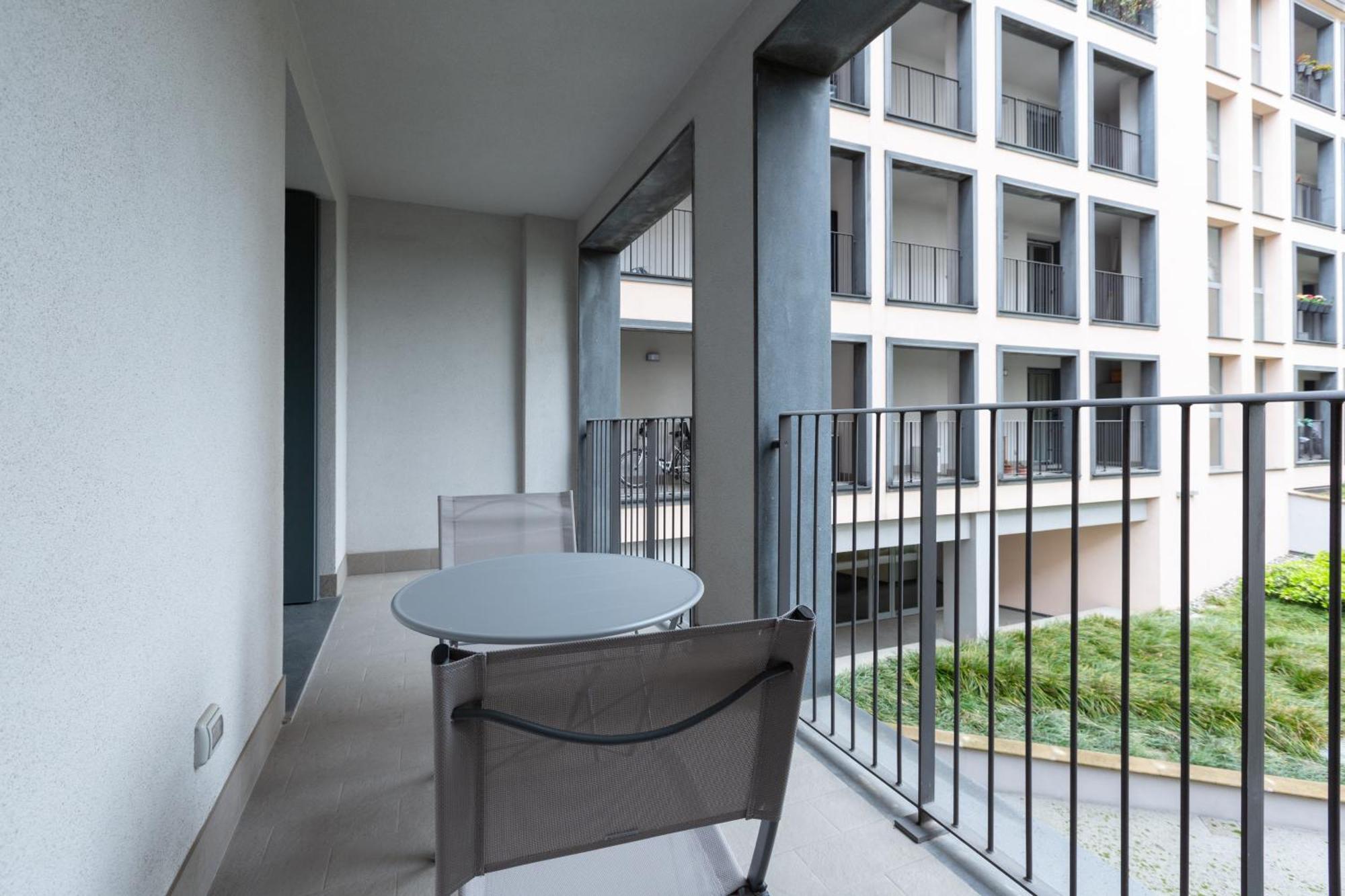 Porta Nuova Bright And Roomy Flat Milan Exterior photo
