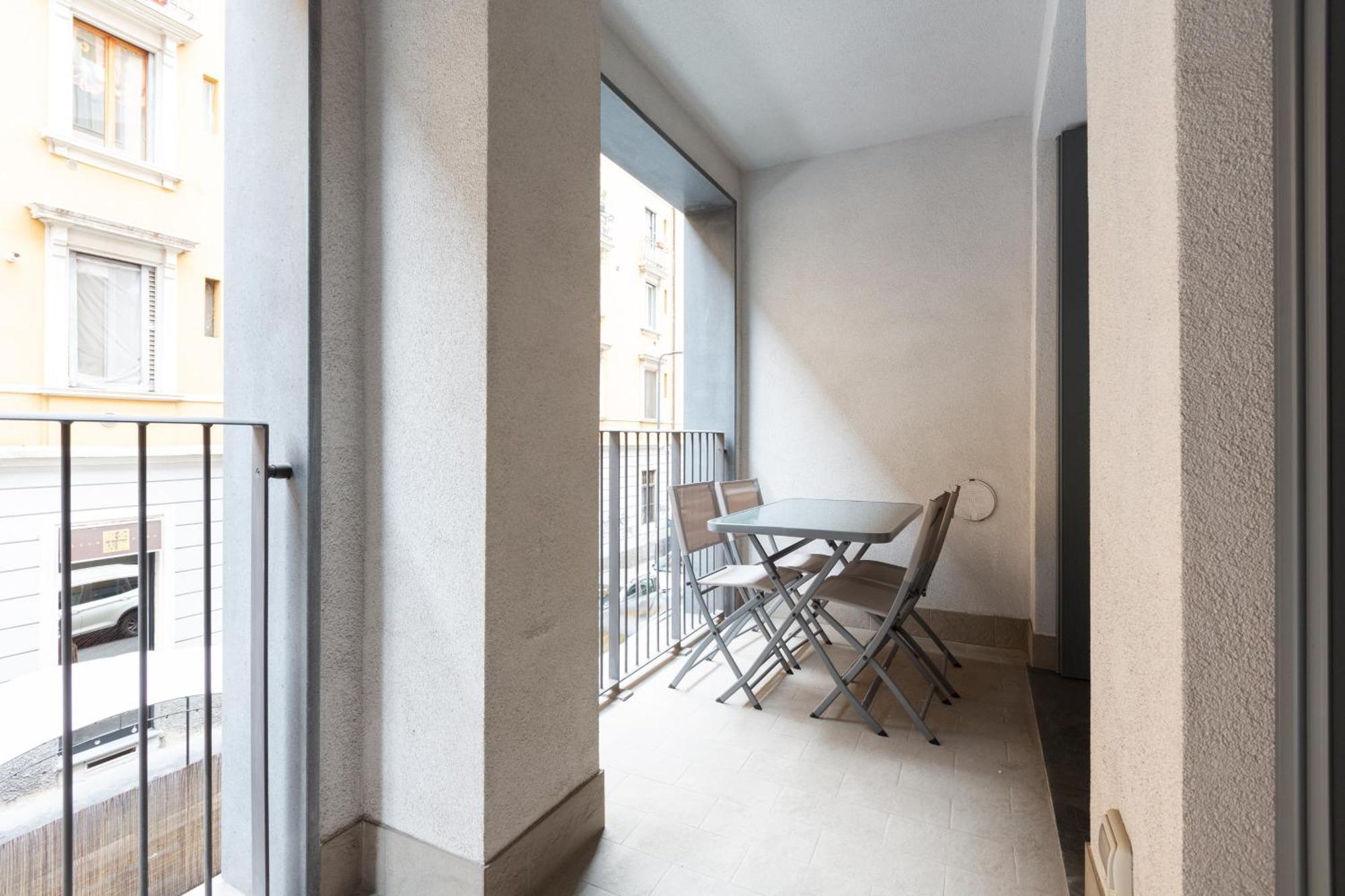 Porta Nuova Bright And Roomy Flat Milan Exterior photo